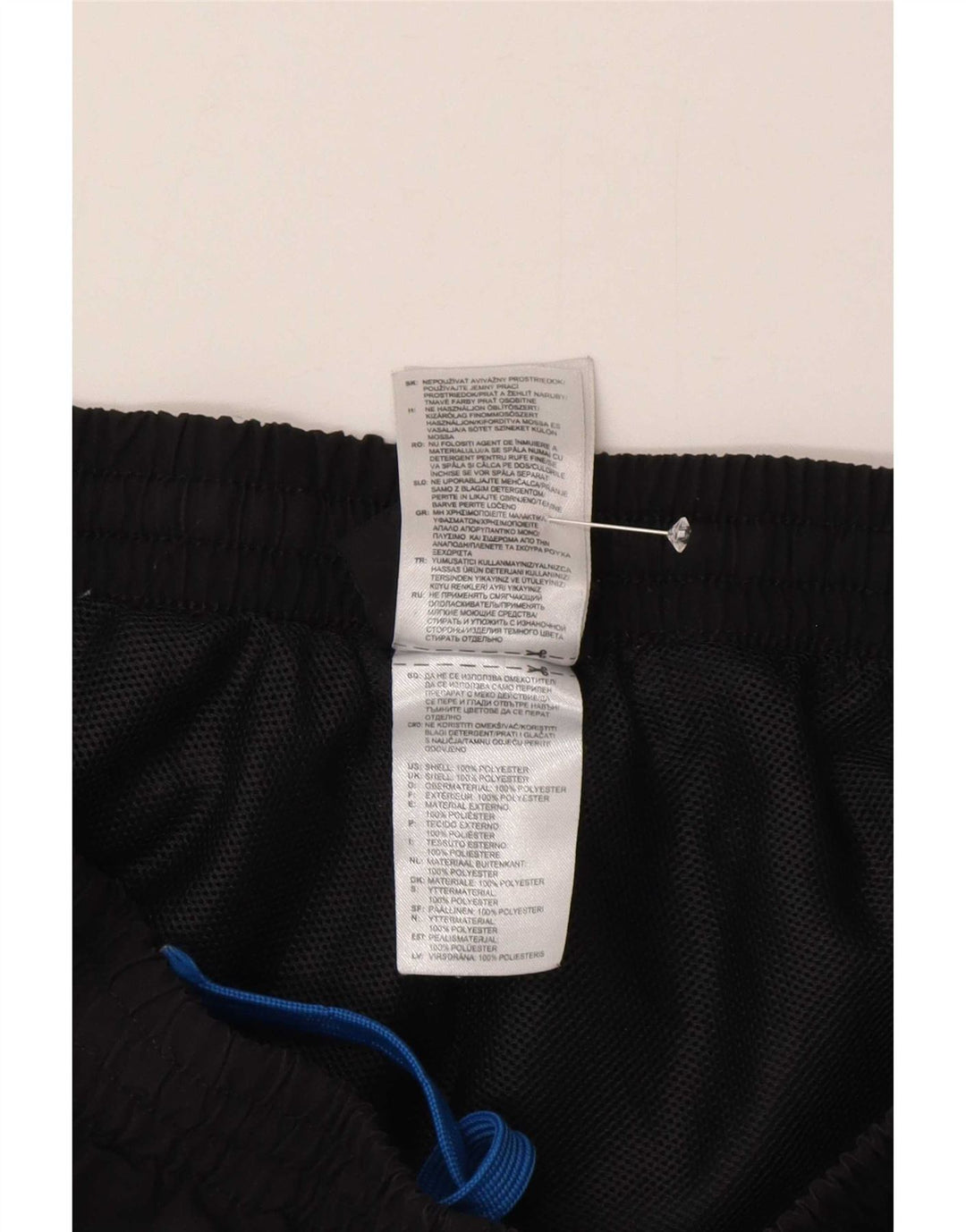 Ανδρικό σορτς Adidas Climalite από μεσαίο μαύρο πολυεστέρα