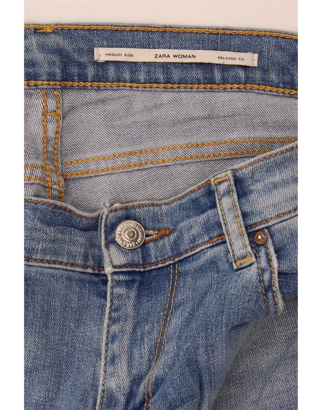 Zara Damen-Jeansshorts im Used-Look mit mittelhohem Bund und entspannter Passform, Größe M W30, Blau