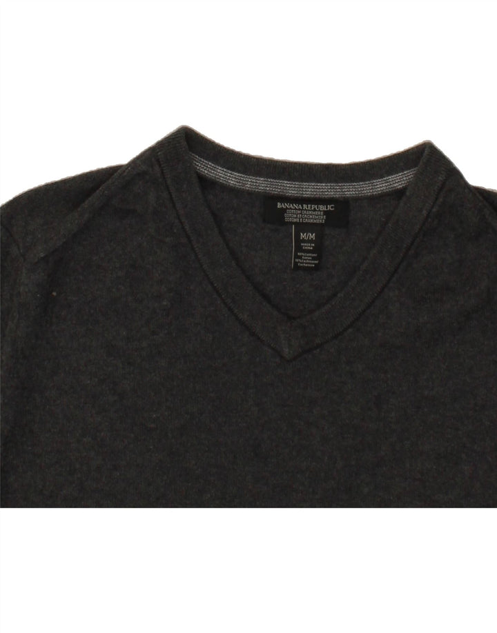 BANANA REPUBLIC Mens V-Neck Jumper Sweater Medium Grey Cotton Vintage Banana Republic and Second-Hand Banana Republic from Messina Hembry 