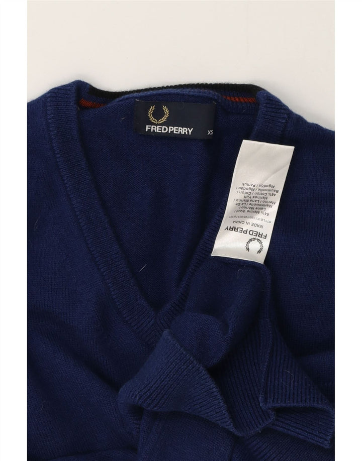 FRED PERRY Męski sweter z dekoltem w kształcie litery V, XS, niebieska wełniana