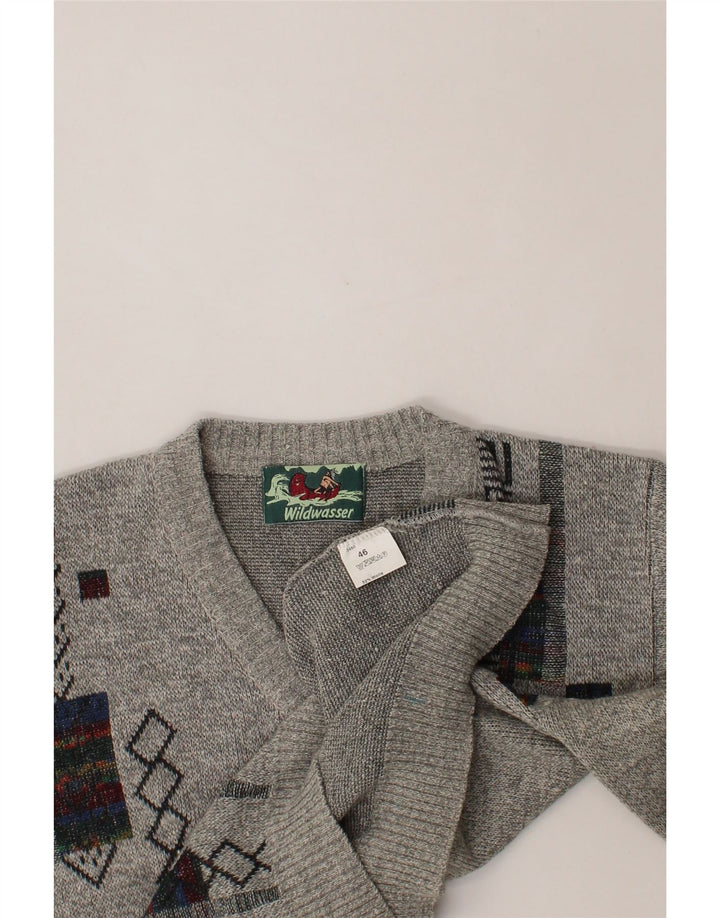 VINTAGE Mens V-Neck Jumper Sweater IT 46 Small Grey Geometric Polyacrylic Vintage Vintage and Second-Hand Vintage from Messina Hembry 