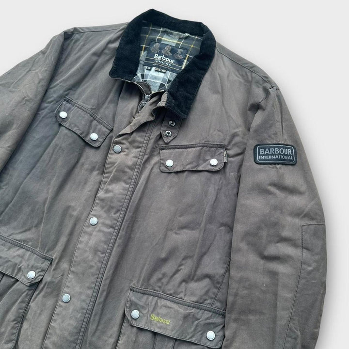 Międzynarodowa kurtka woskowana Barbour - XL