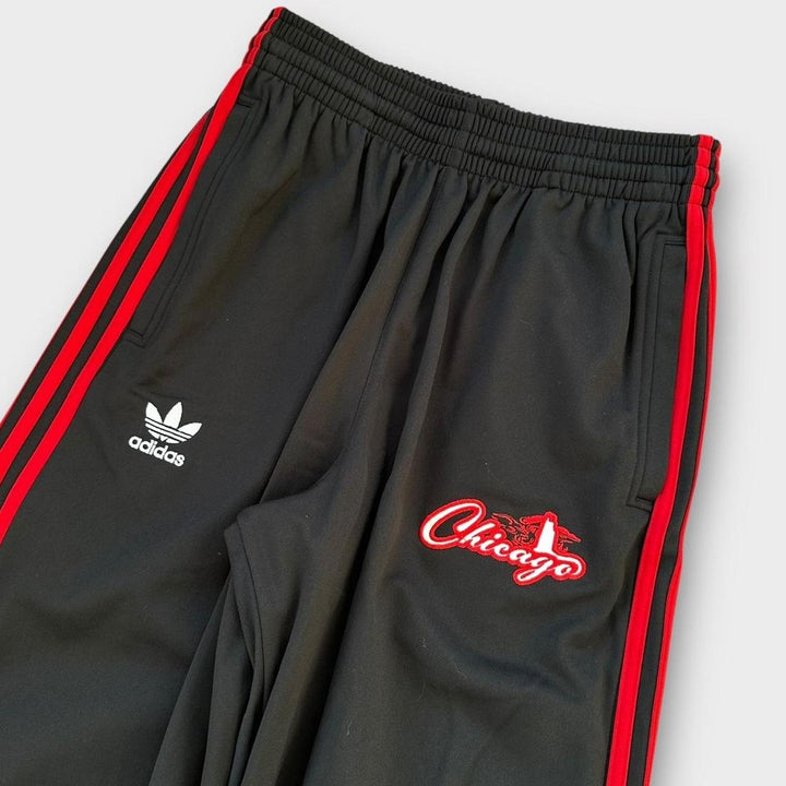 Baggy Adidas joggers - small (elasticated with drawstring)