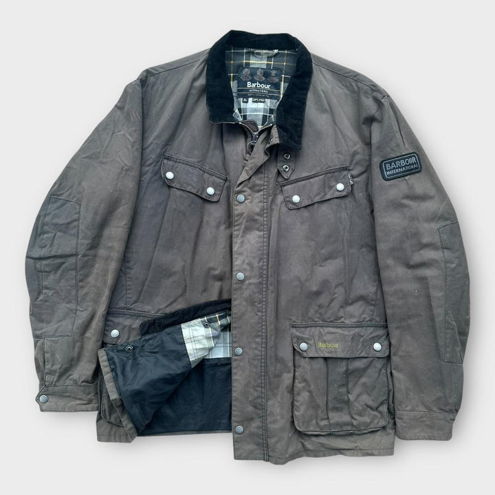 Międzynarodowa kurtka woskowana Barbour - XL