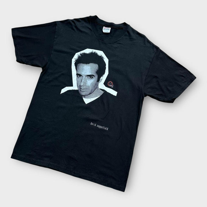 Tricou grafic David Copperfield - mare