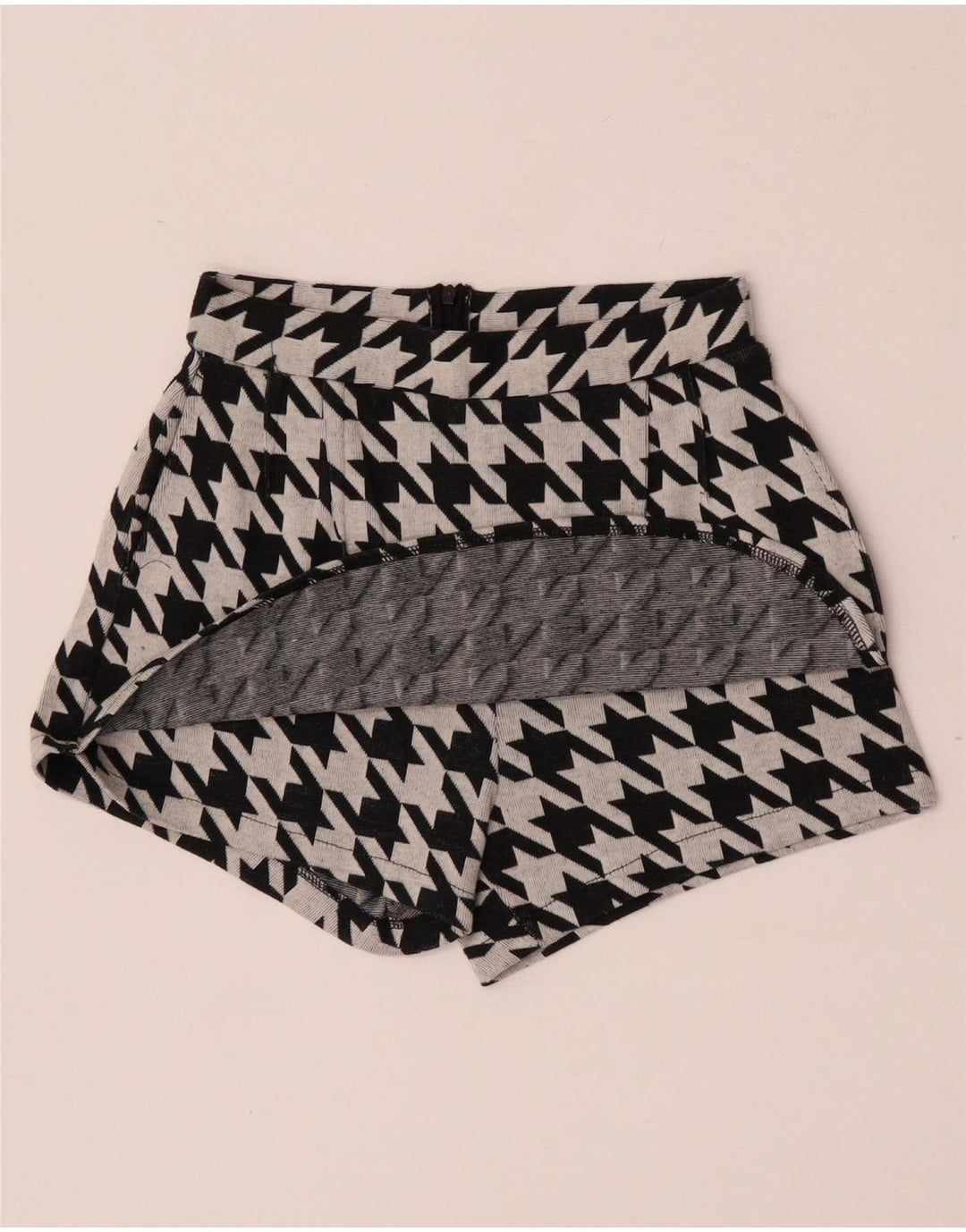 Zara Womens Trafaluc Casual Shorts Small W26 Black Houndstooth