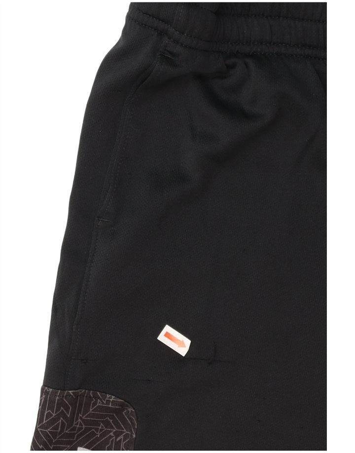 UNDER ARMOUR Sportshorts für Jungen, 9–10 Jahre, mittleres schwarzes Polyester