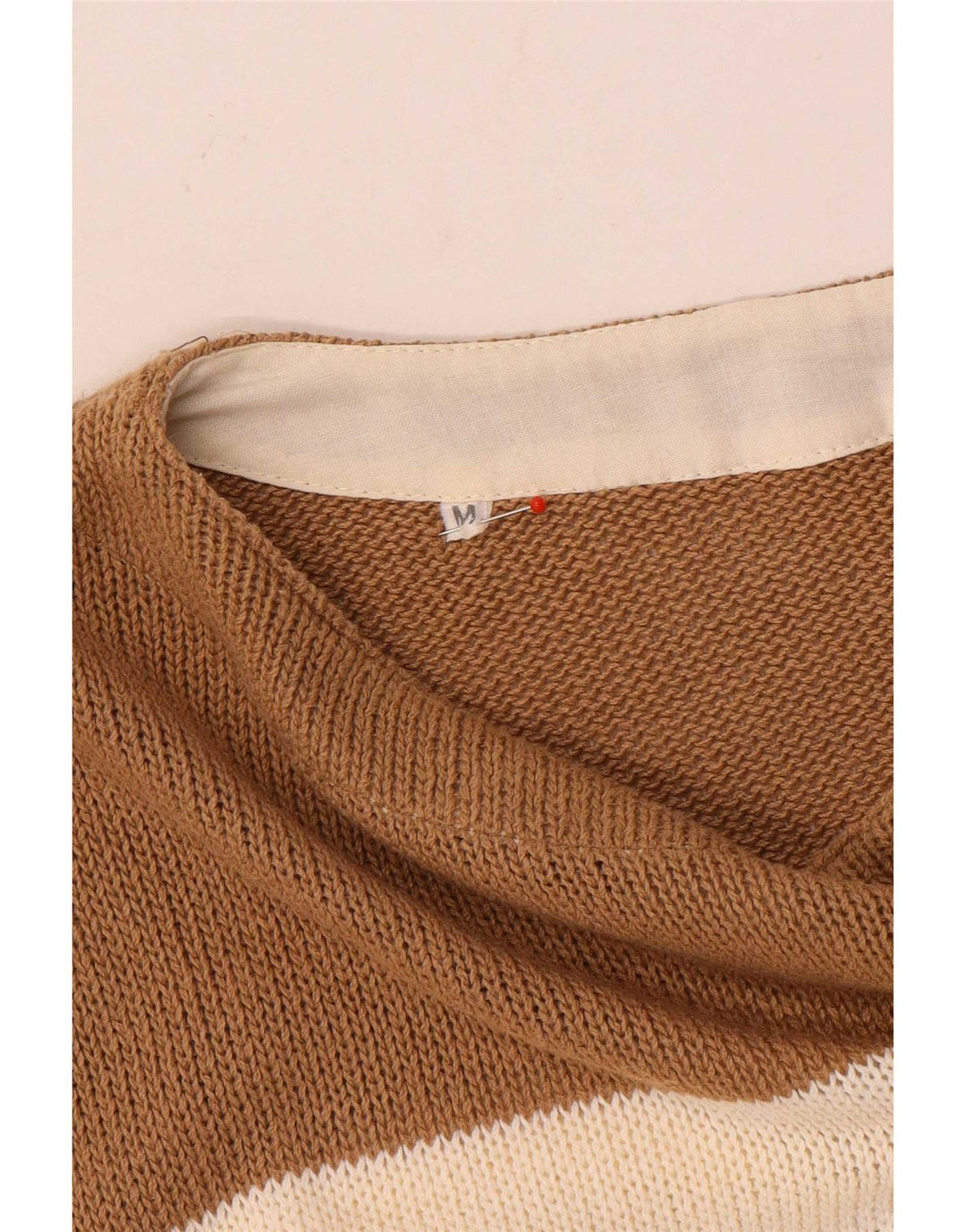 Maglione vintage da uomo con scollo a barca a righe marrone medio