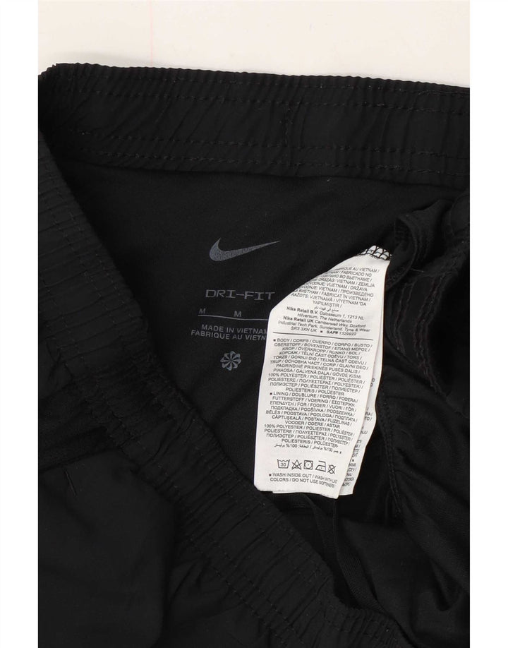 Ανδρικό αθλητικό σορτς Nike Dri Fit από μεσαίο μαύρο πολυεστέρα