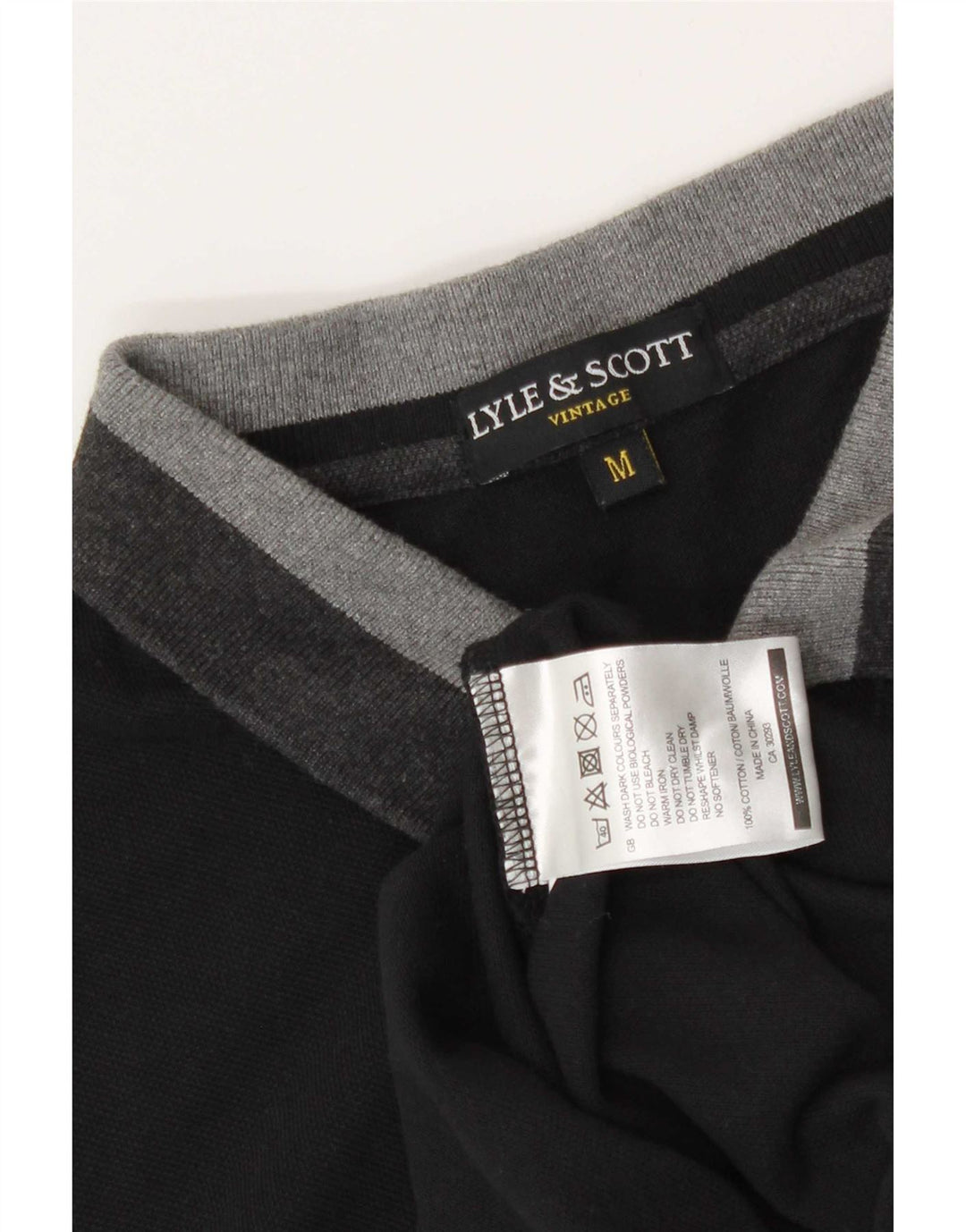 Lyle & Scott Herren-Poloshirt aus mittelschwarzer Colourblock-Baumwolle